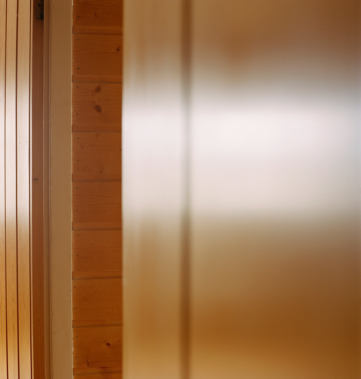 Forlatt hus 4, 2022 (95 x 90 cm) 